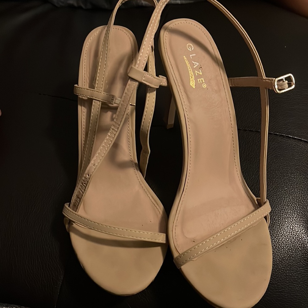 Tan heels - Picture 5 of 5